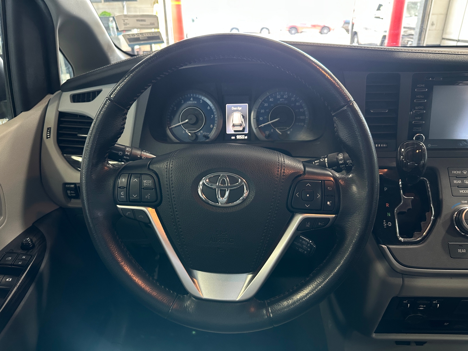 Thumbnail: 2020 Toyota Sienna - 4