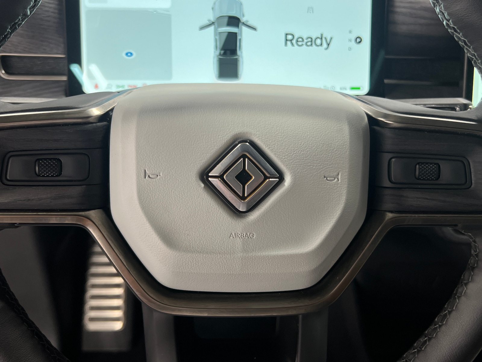 Thumbnail: 2024 Rivian R1T - 4