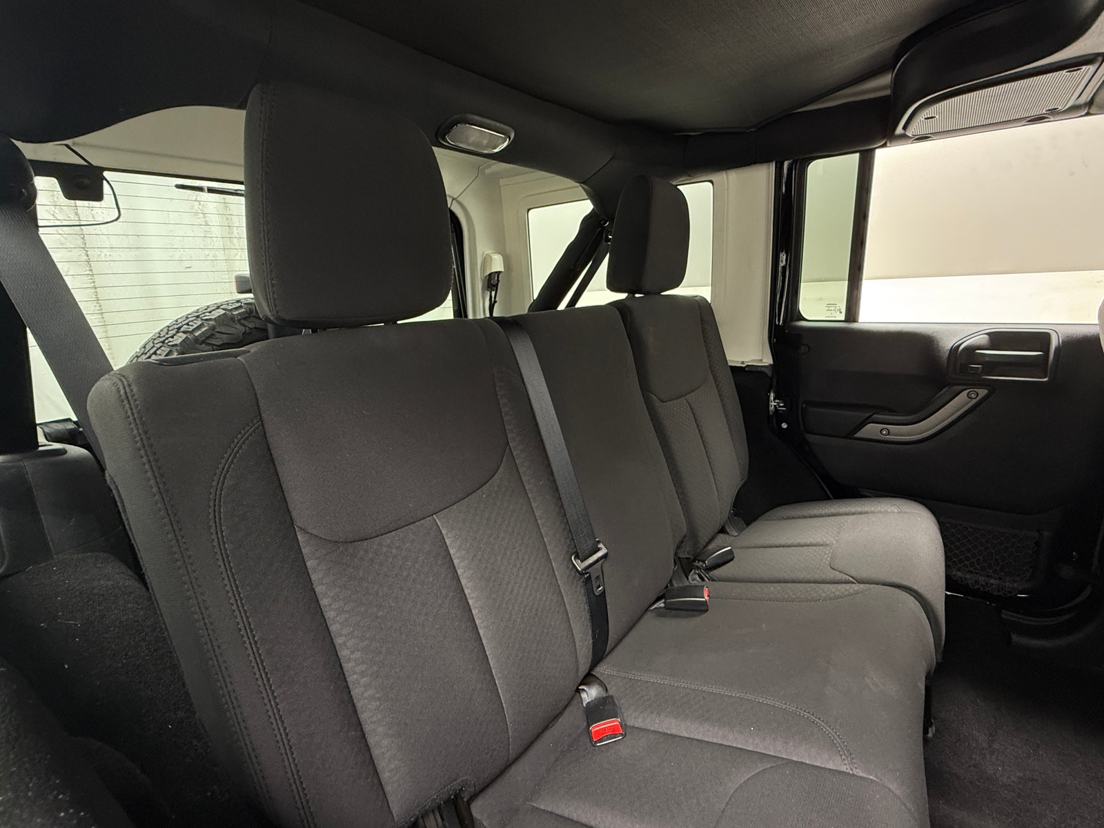 Thumbnail: 2015 Jeep Wrangler - 6