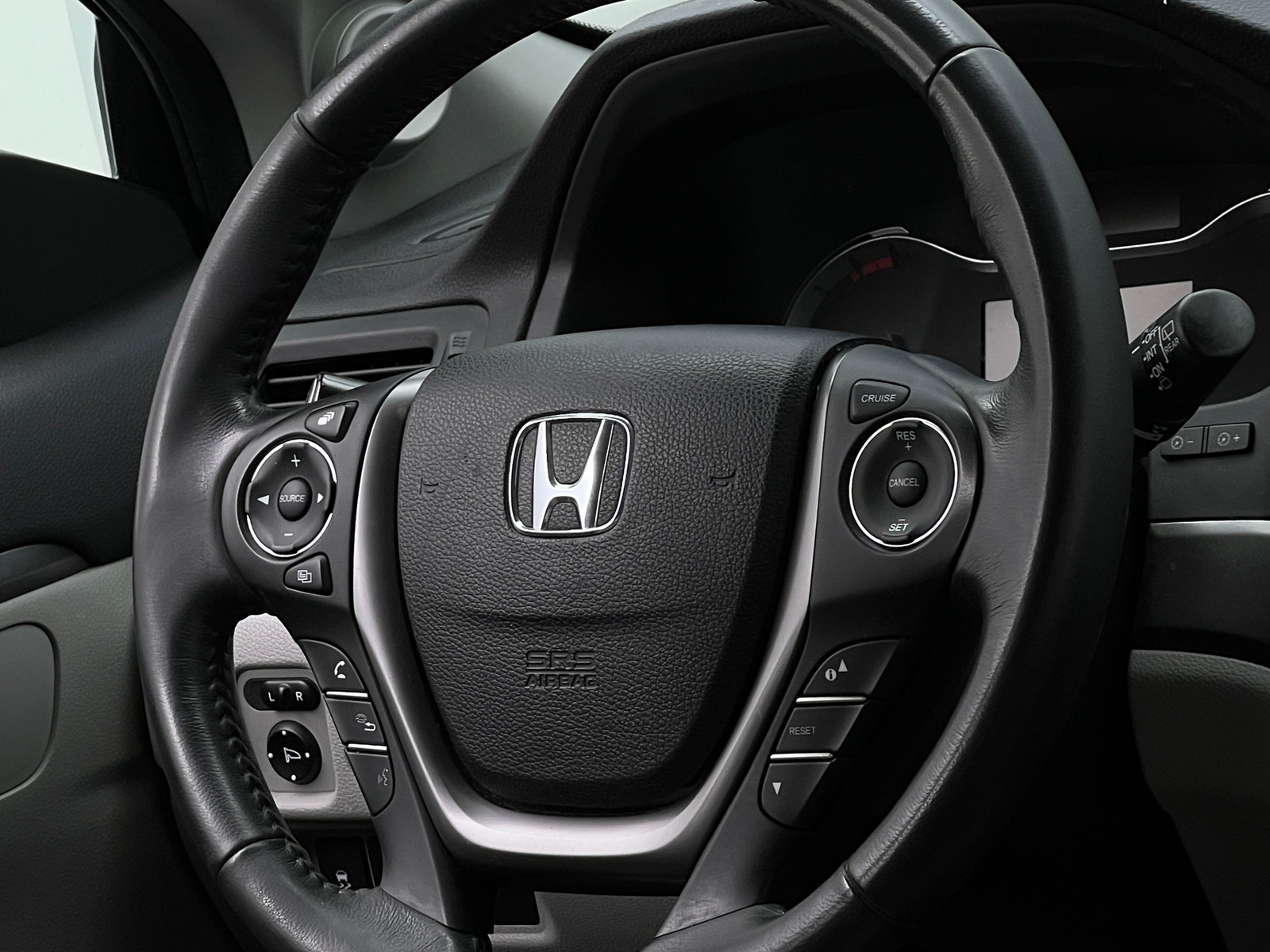 Thumbnail: 2017 Honda Pilot - 4