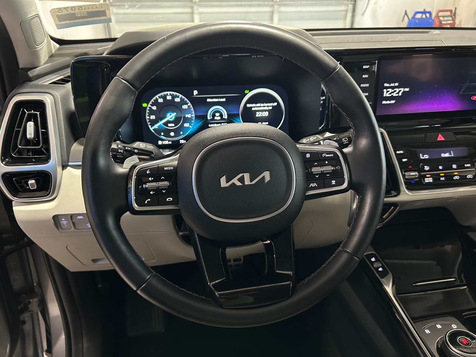Thumbnail: 2023 Kia Sorento - 4