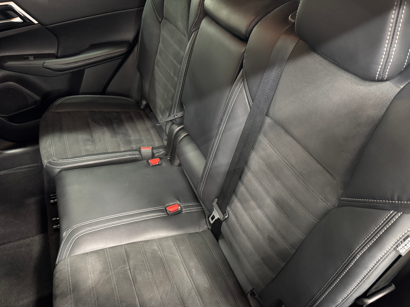 Thumbnail: 2022 Mitsubishi Outlander - 6
