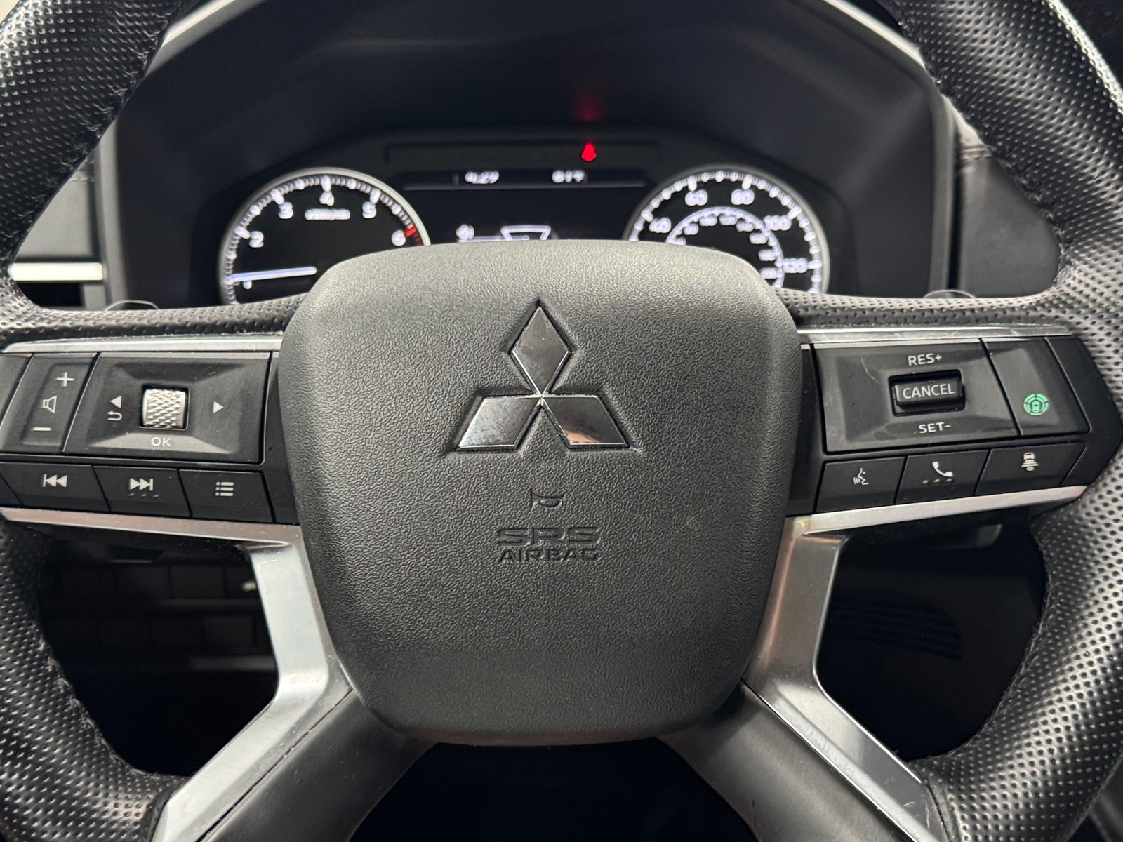 Thumbnail: 2022 Mitsubishi Outlander - 5