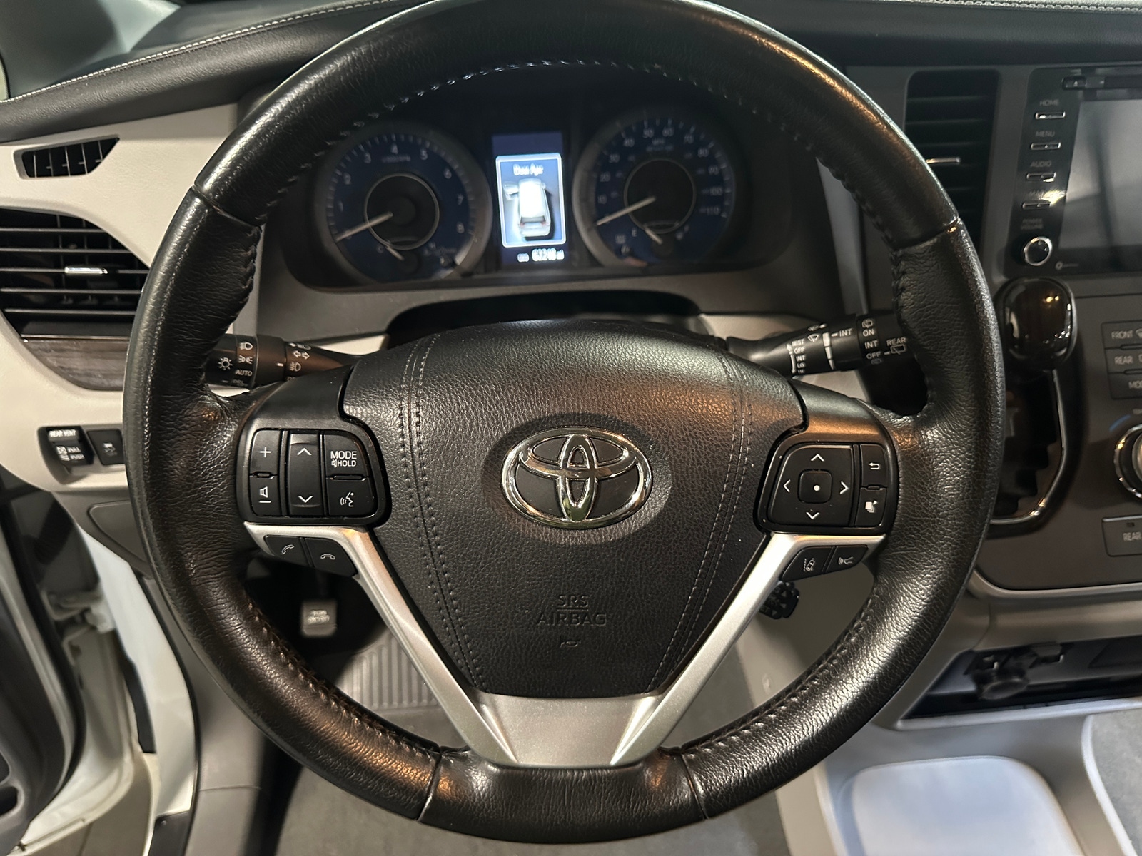 Thumbnail: 2020 Toyota Sienna - 4