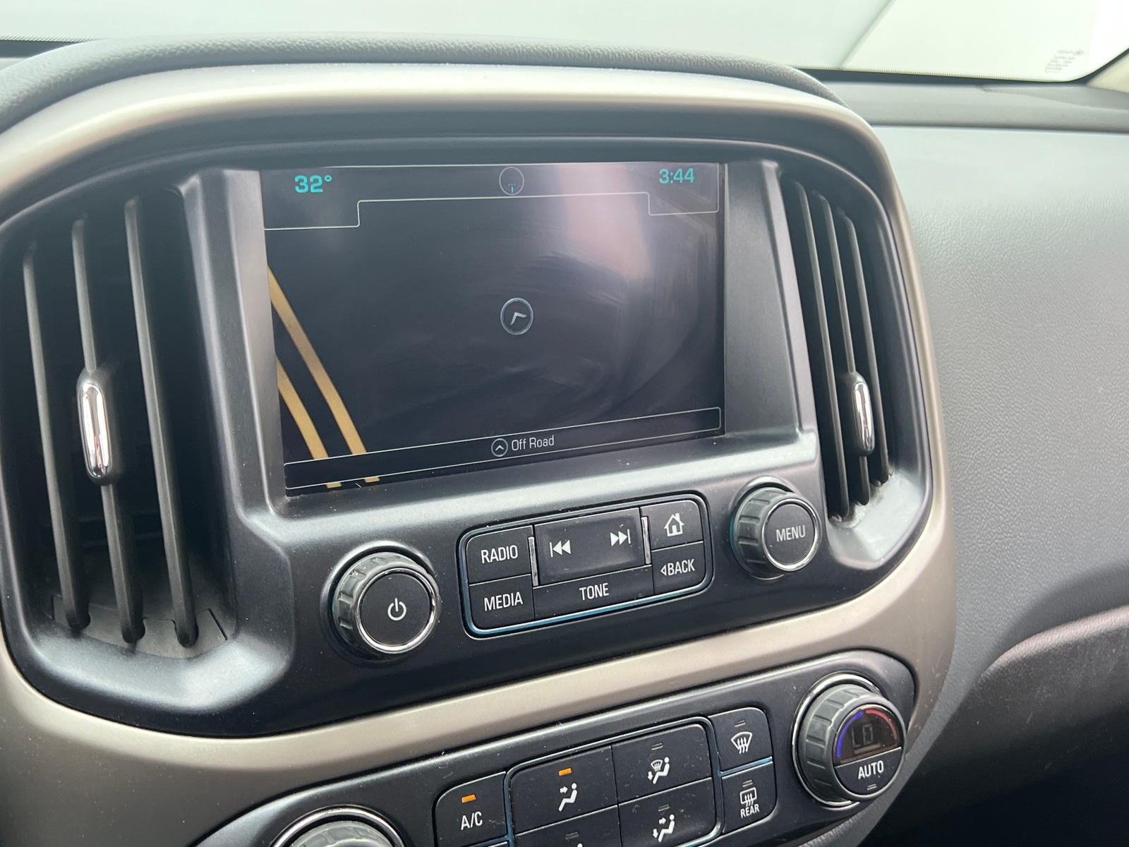Thumbnail: 2016 Chevrolet Colorado - 3