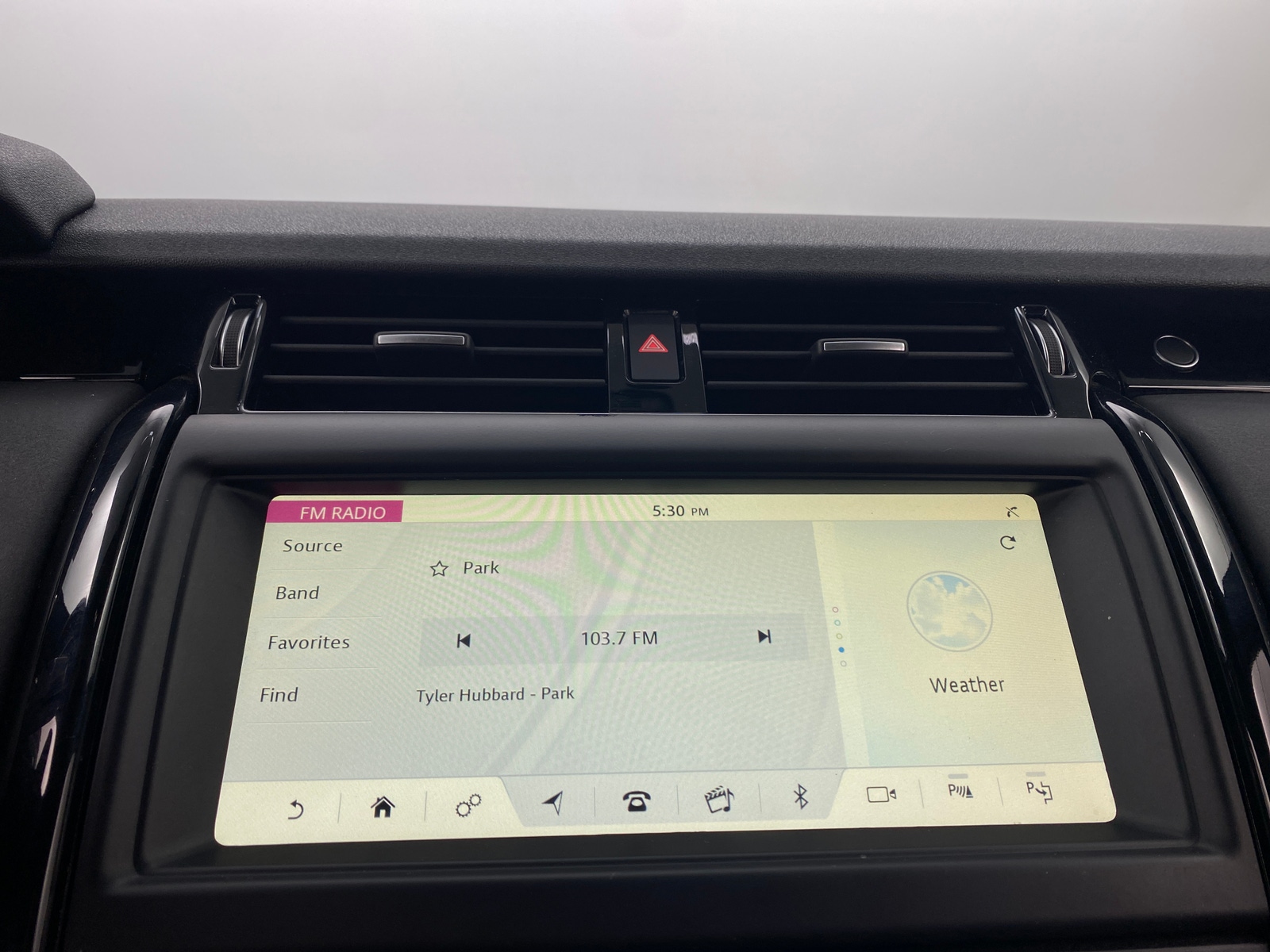 Thumbnail: 2019 Land Rover Discovery - 3