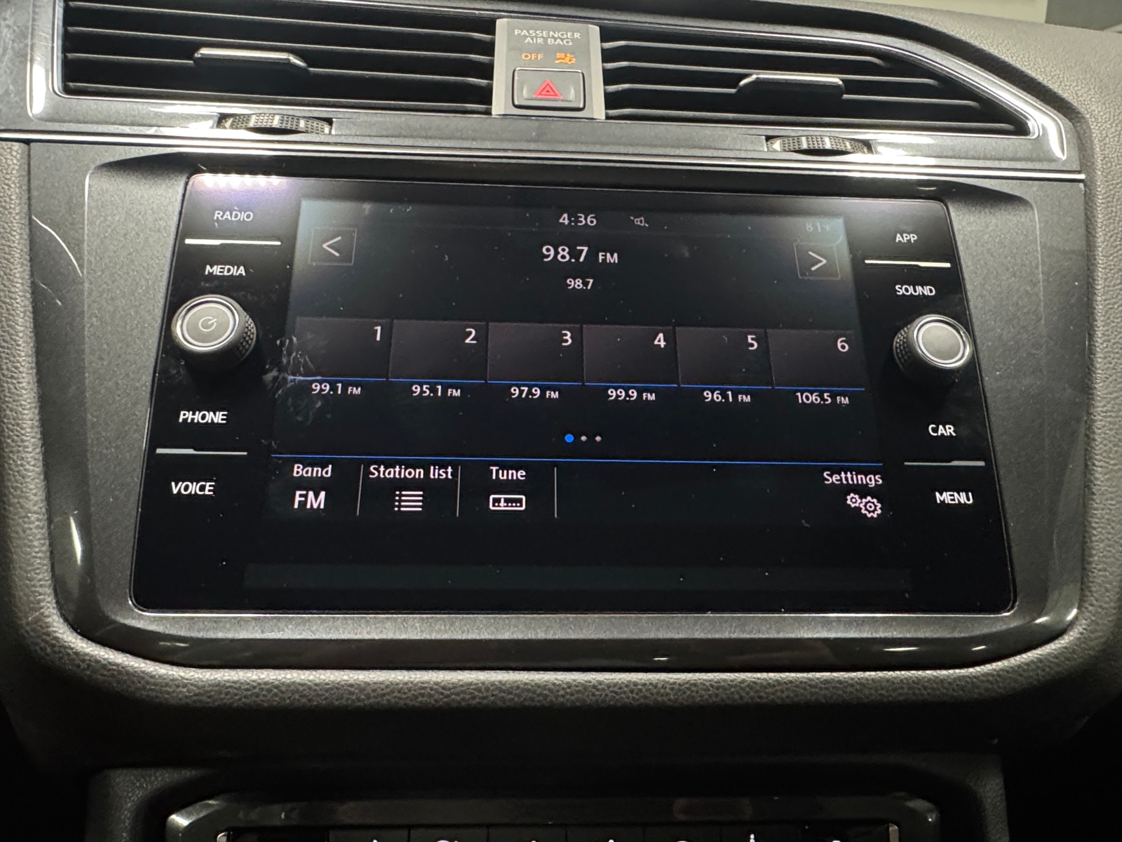 Thumbnail: 2018 Volkswagen Tiguan - 3