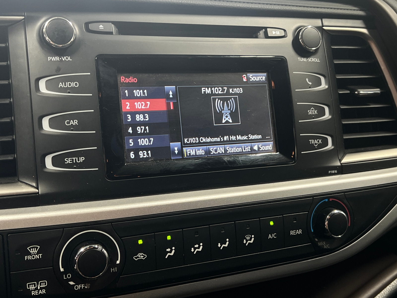 Thumbnail: 2019 Toyota Highlander - 4