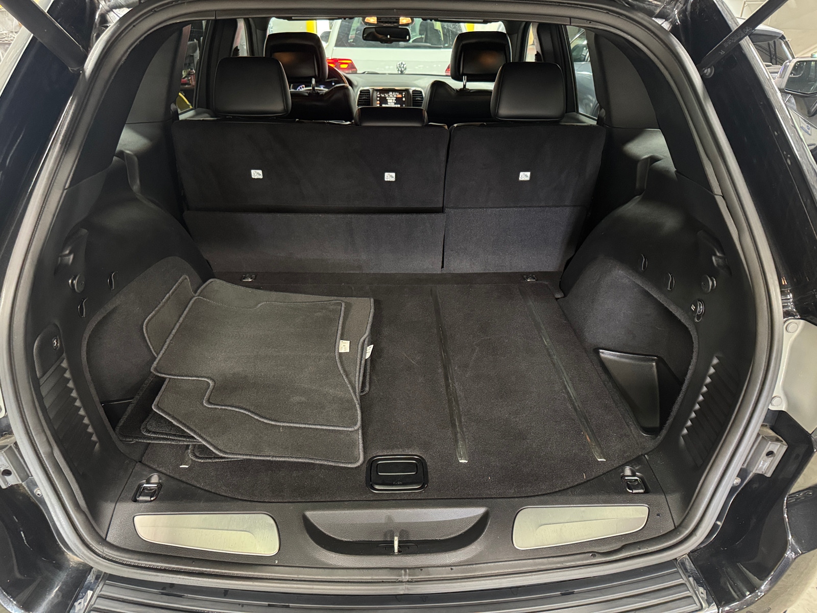 Thumbnail: 2015 Jeep Grand Cherokee - 6