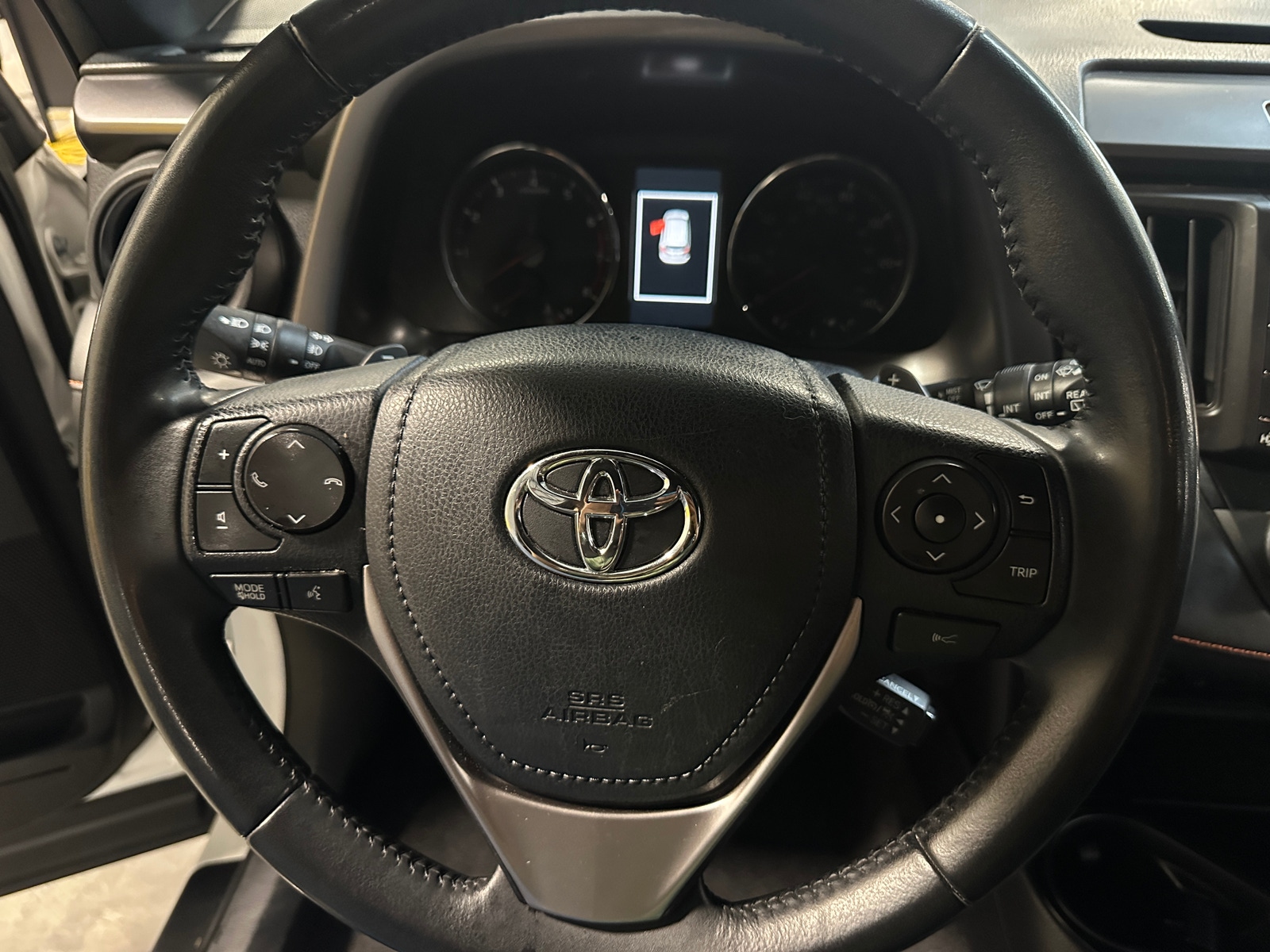 Thumbnail: 2017 Toyota RAV4 - 4