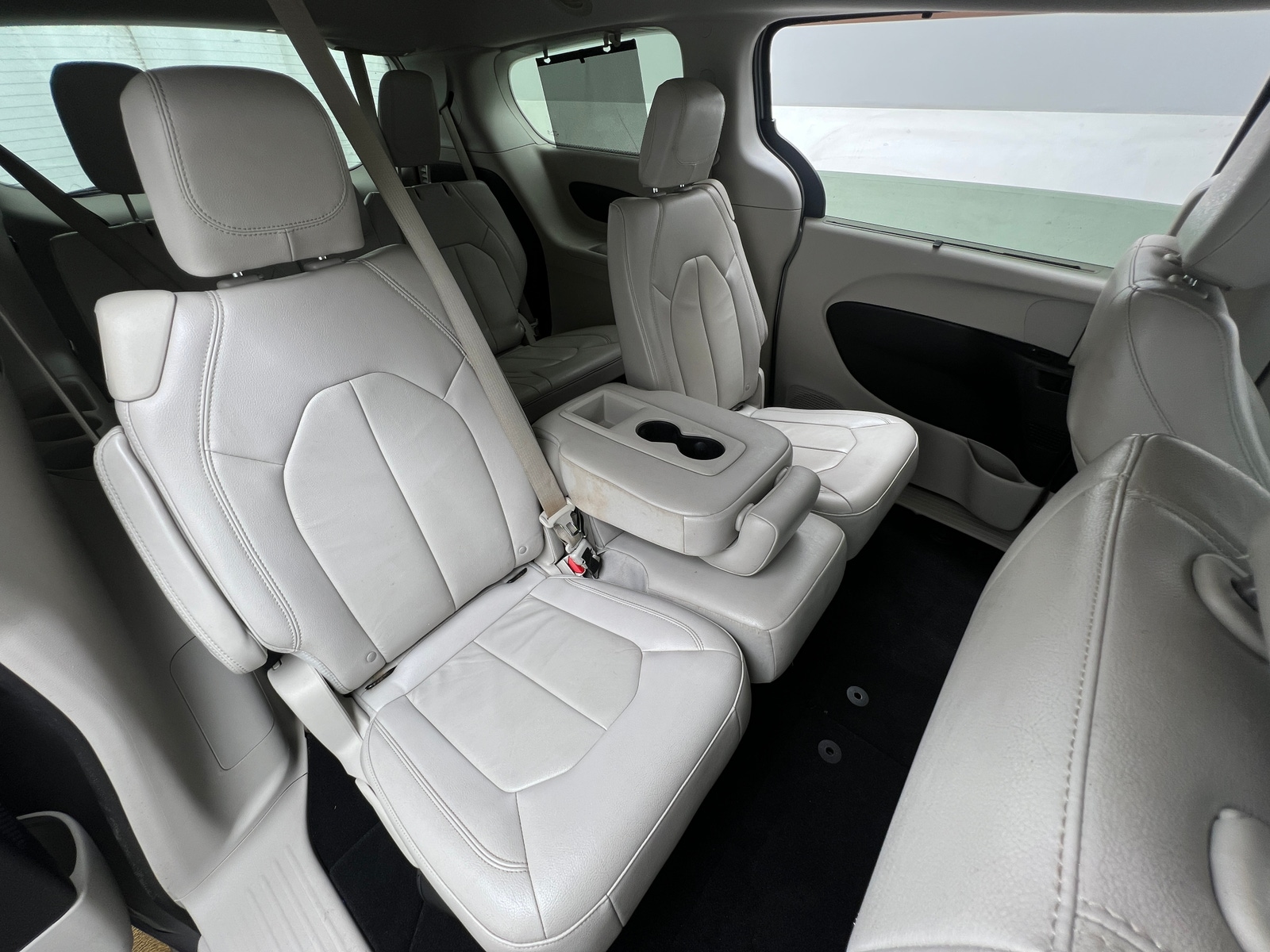 Thumbnail: 2017 Chrysler Pacifica - 5