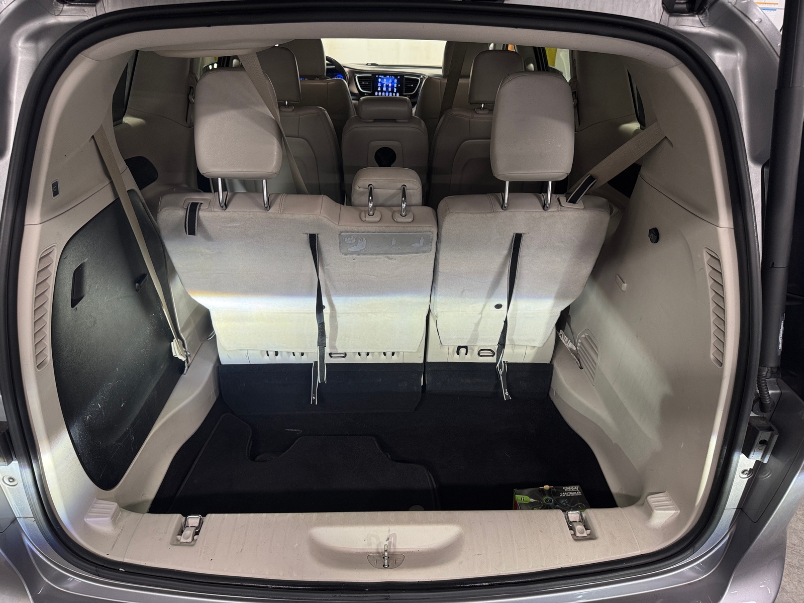 Thumbnail: 2017 Chrysler Pacifica - 6