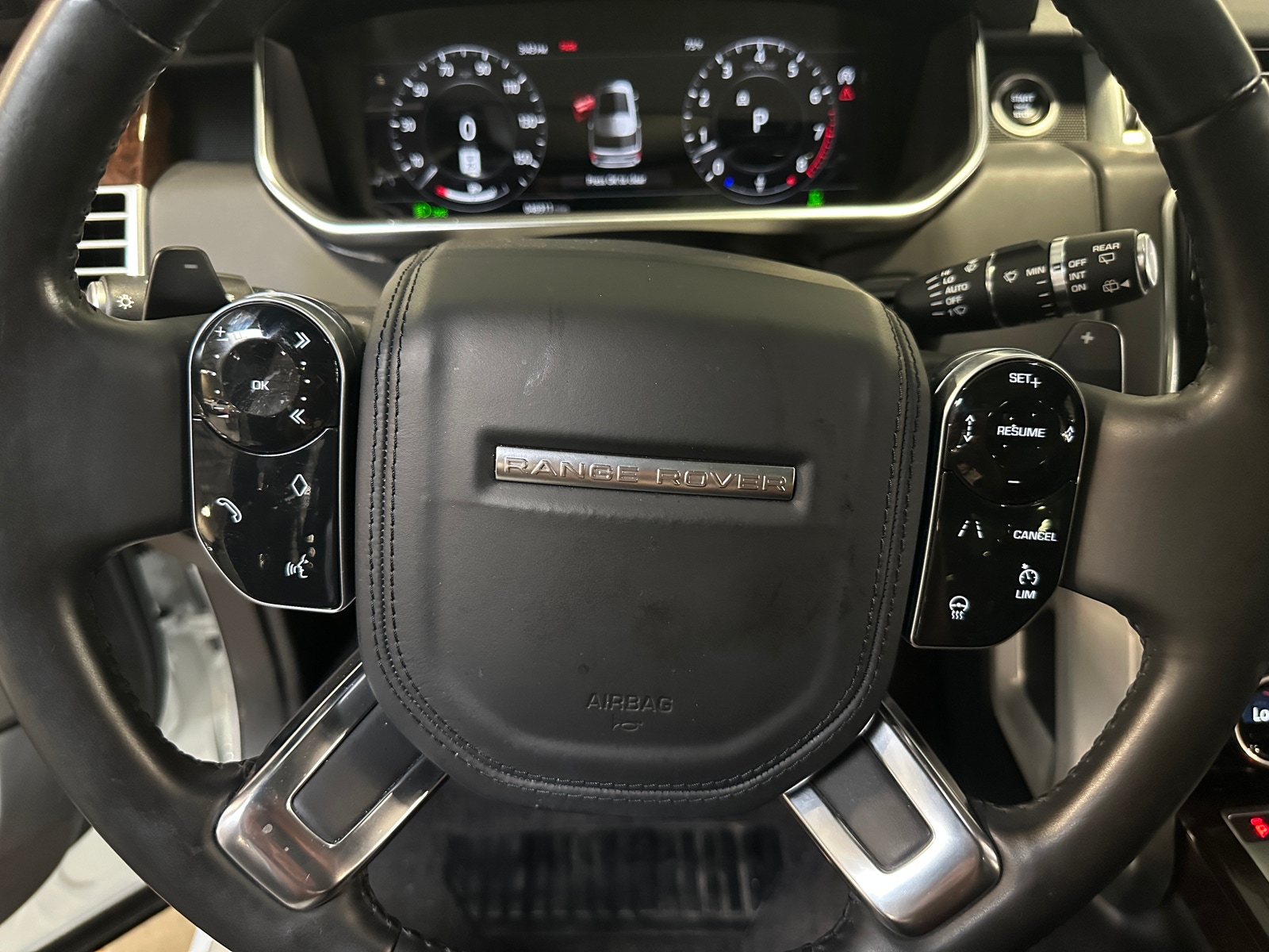 Thumbnail: 2020 Land Rover Range Rover - 4