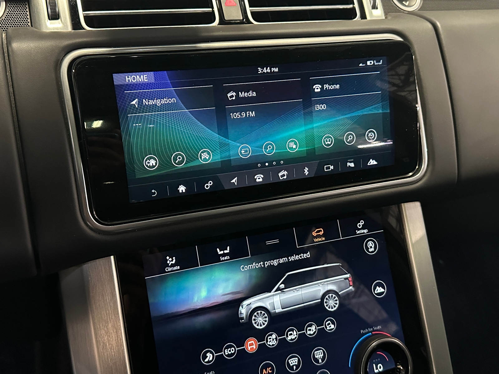 Thumbnail: 2020 Land Rover Range Rover - 3