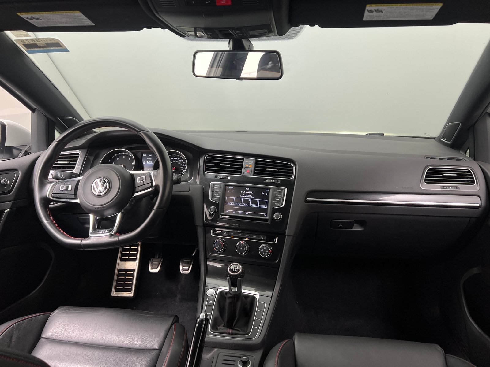 Thumbnail: 2016 Volkswagen Golf - 3