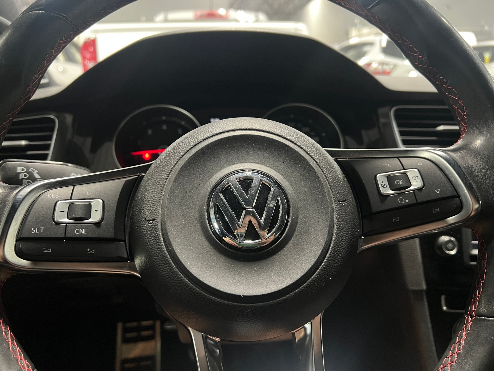 Thumbnail: 2016 Volkswagen Golf - 5