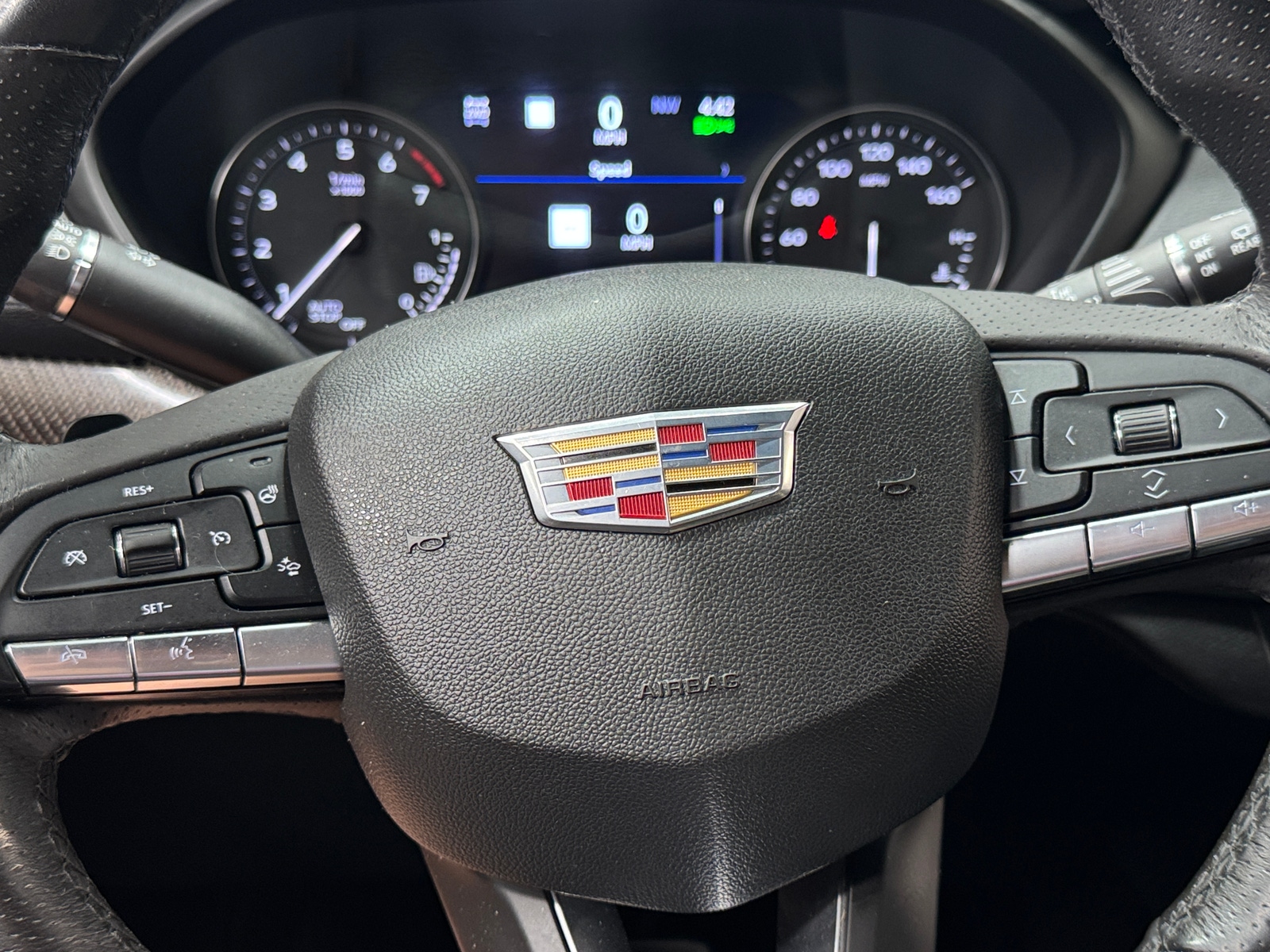 Thumbnail: 2020 Cadillac XT4 - 4