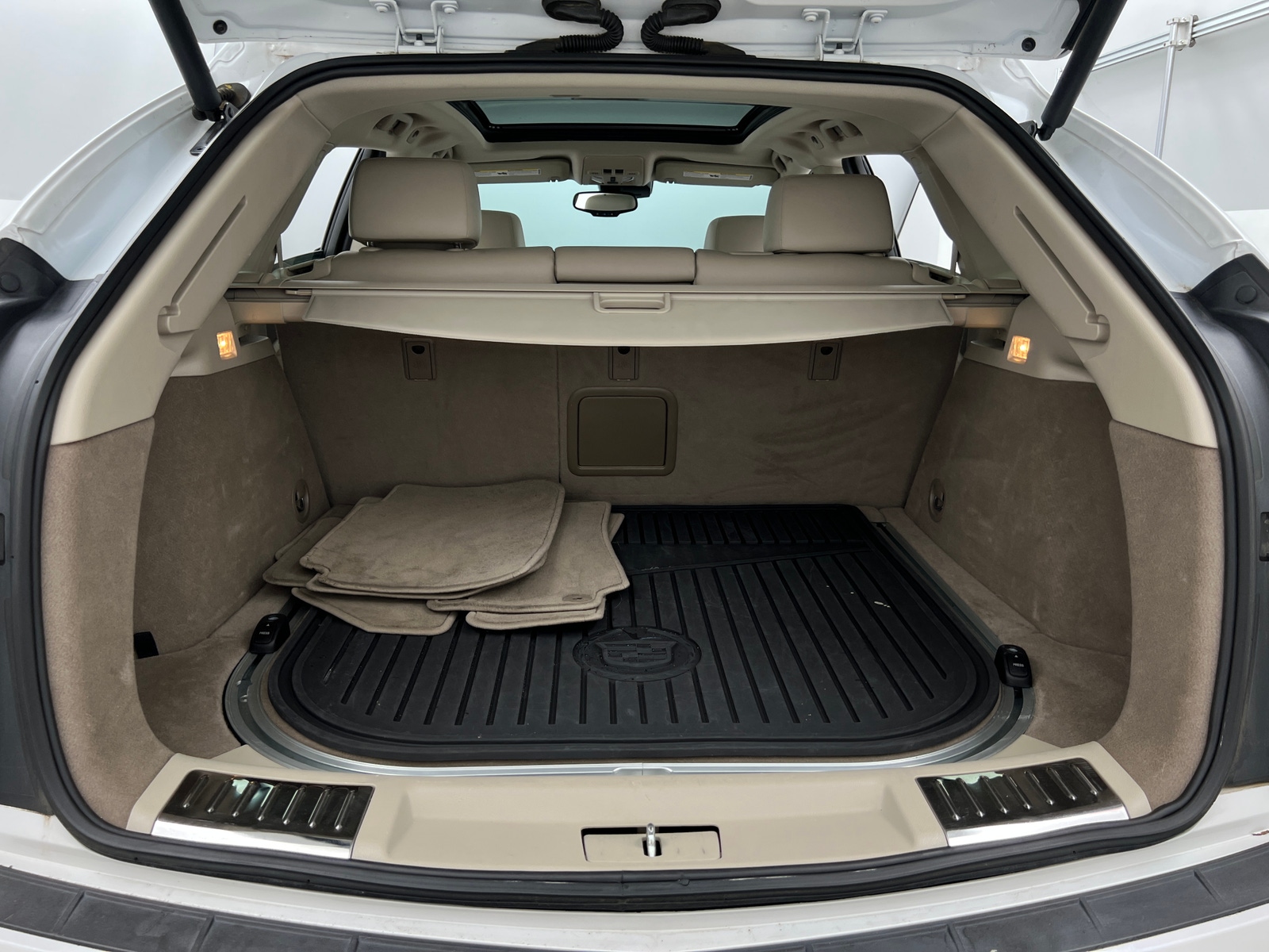 Thumbnail: 2016 Cadillac SRX - 6