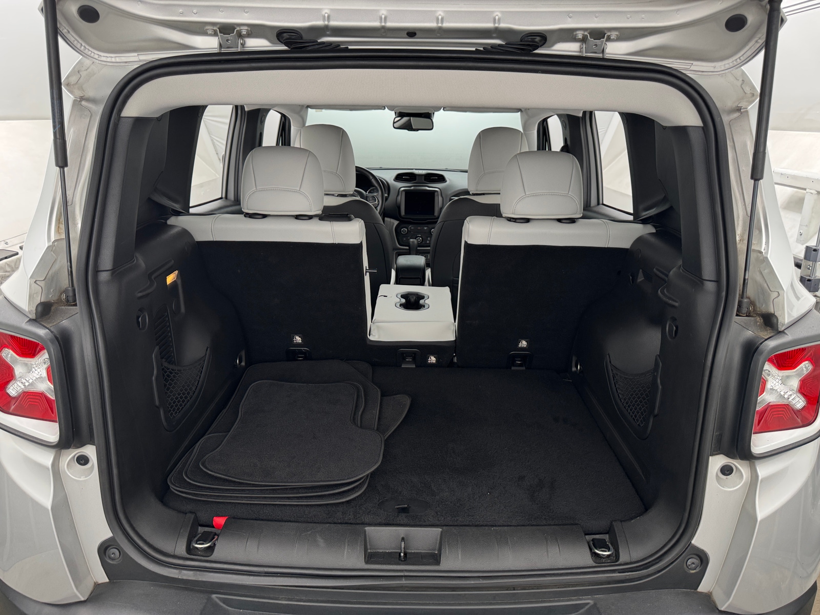 Thumbnail: 2018 Jeep Renegade - 6