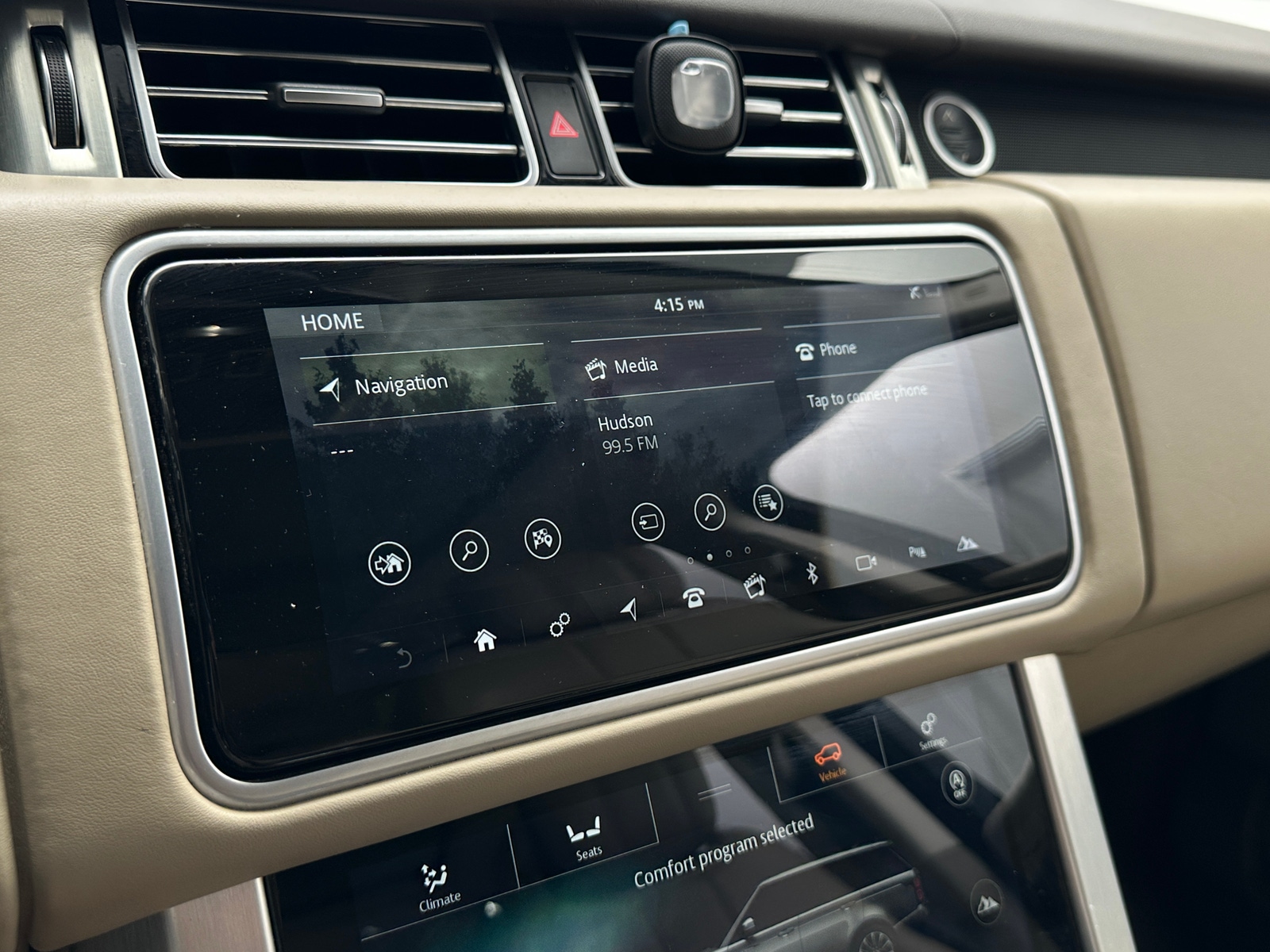 Thumbnail: 2020 Land Rover Range Rover - 3