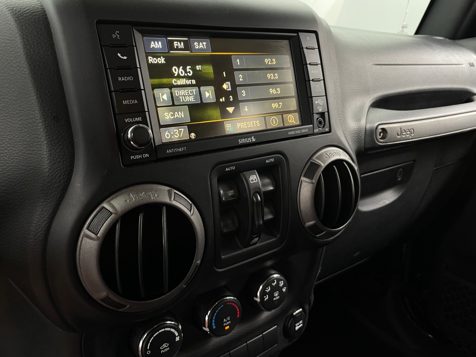 Thumbnail: 2017 Jeep Wrangler - 4