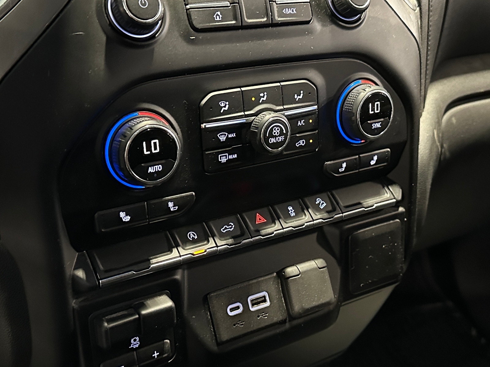 Thumbnail: 2020 Chevrolet Silverado 1500 - 4