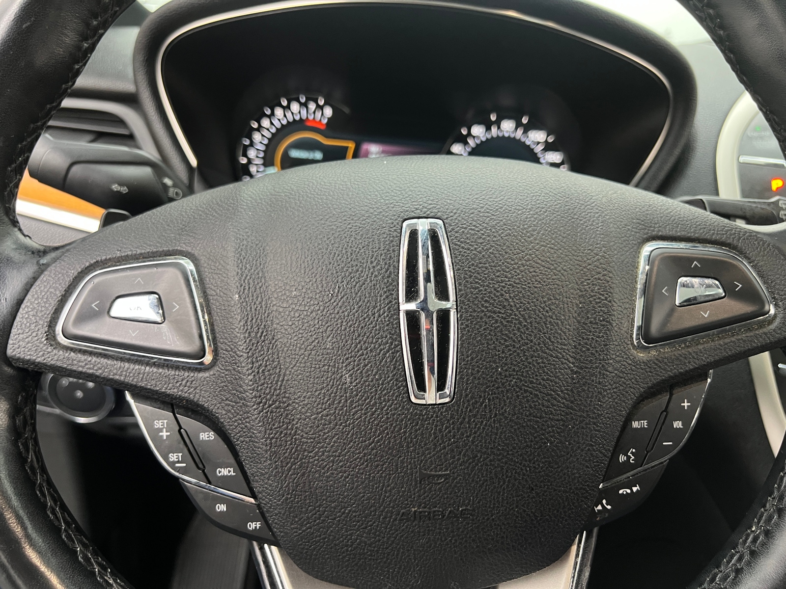 Thumbnail: 2017 Lincoln MKC - 4