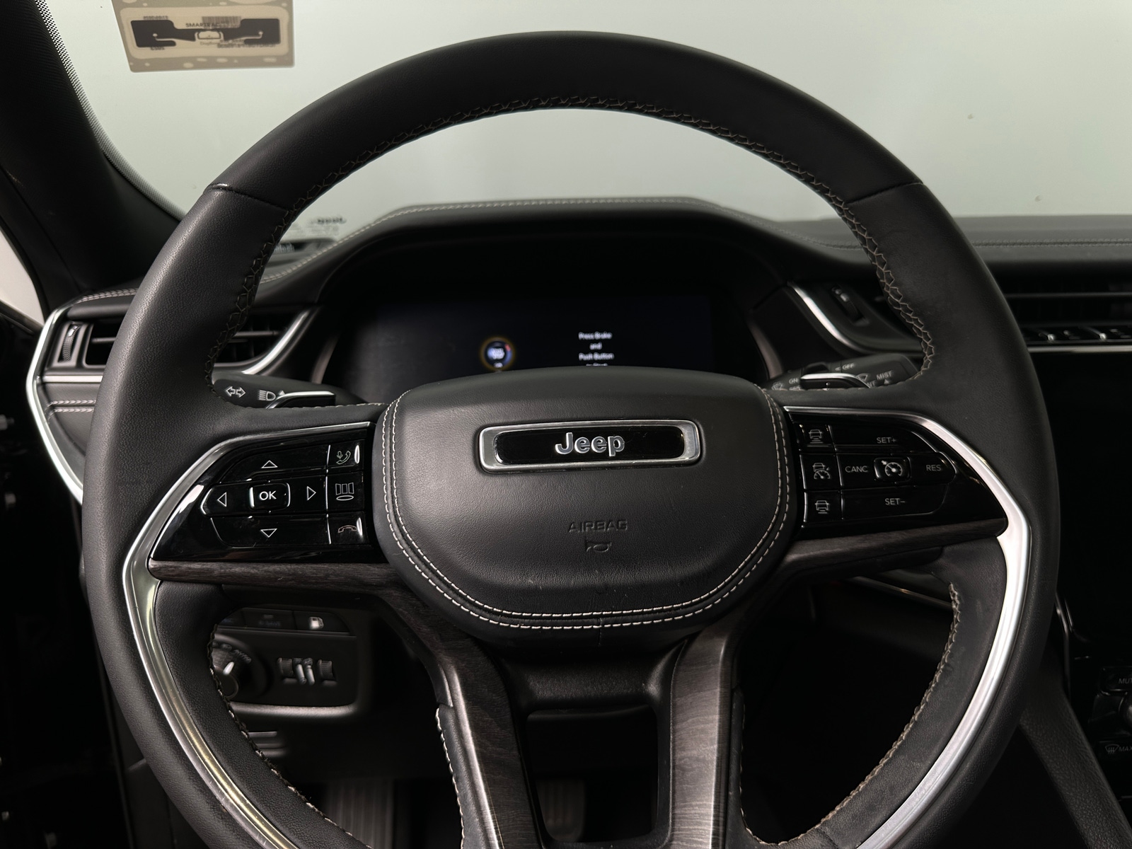 Thumbnail: 2023 Jeep Grand Cherokee - 4