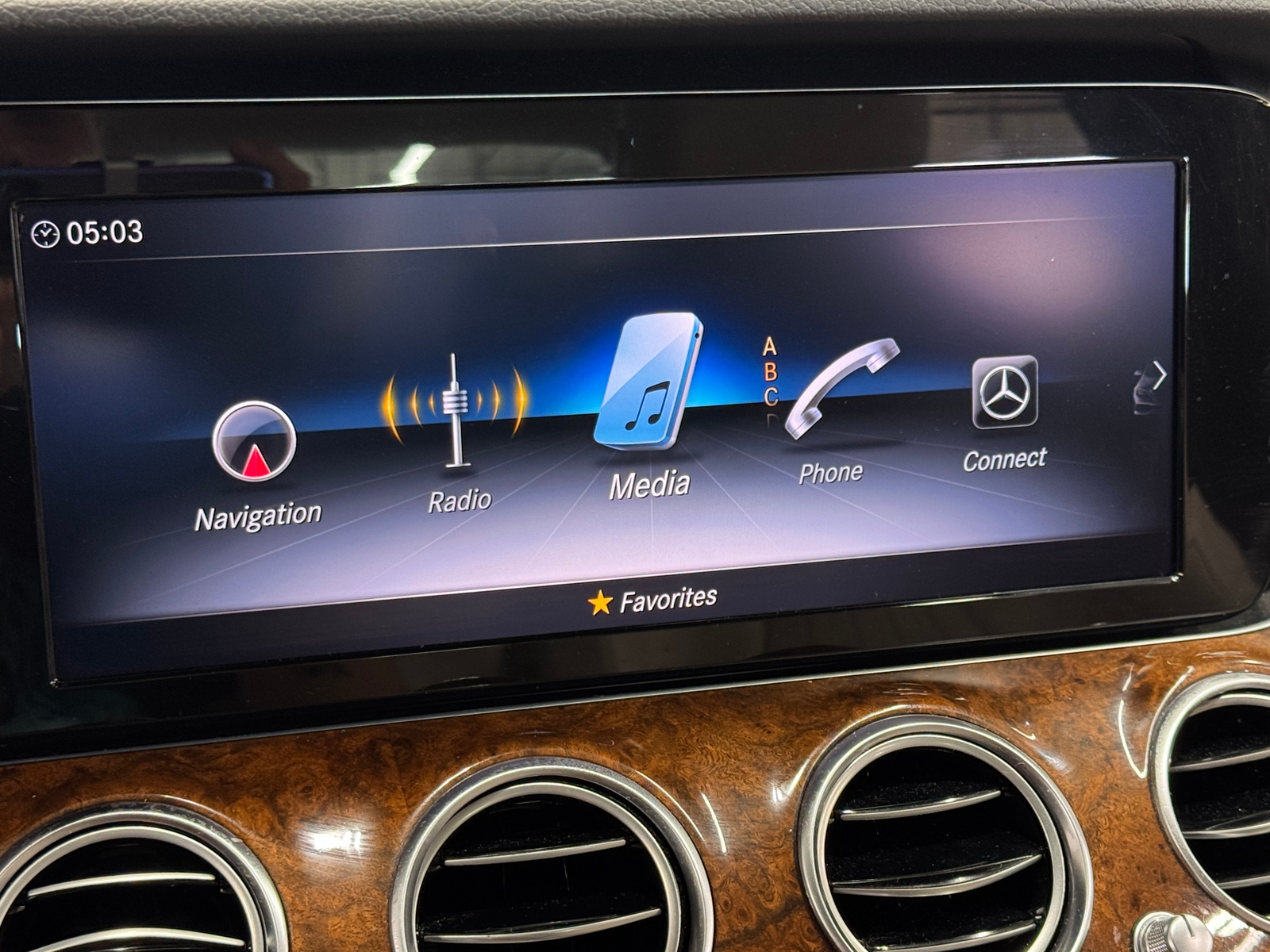Thumbnail: 2019 Mercedes-Benz E-Class - 3
