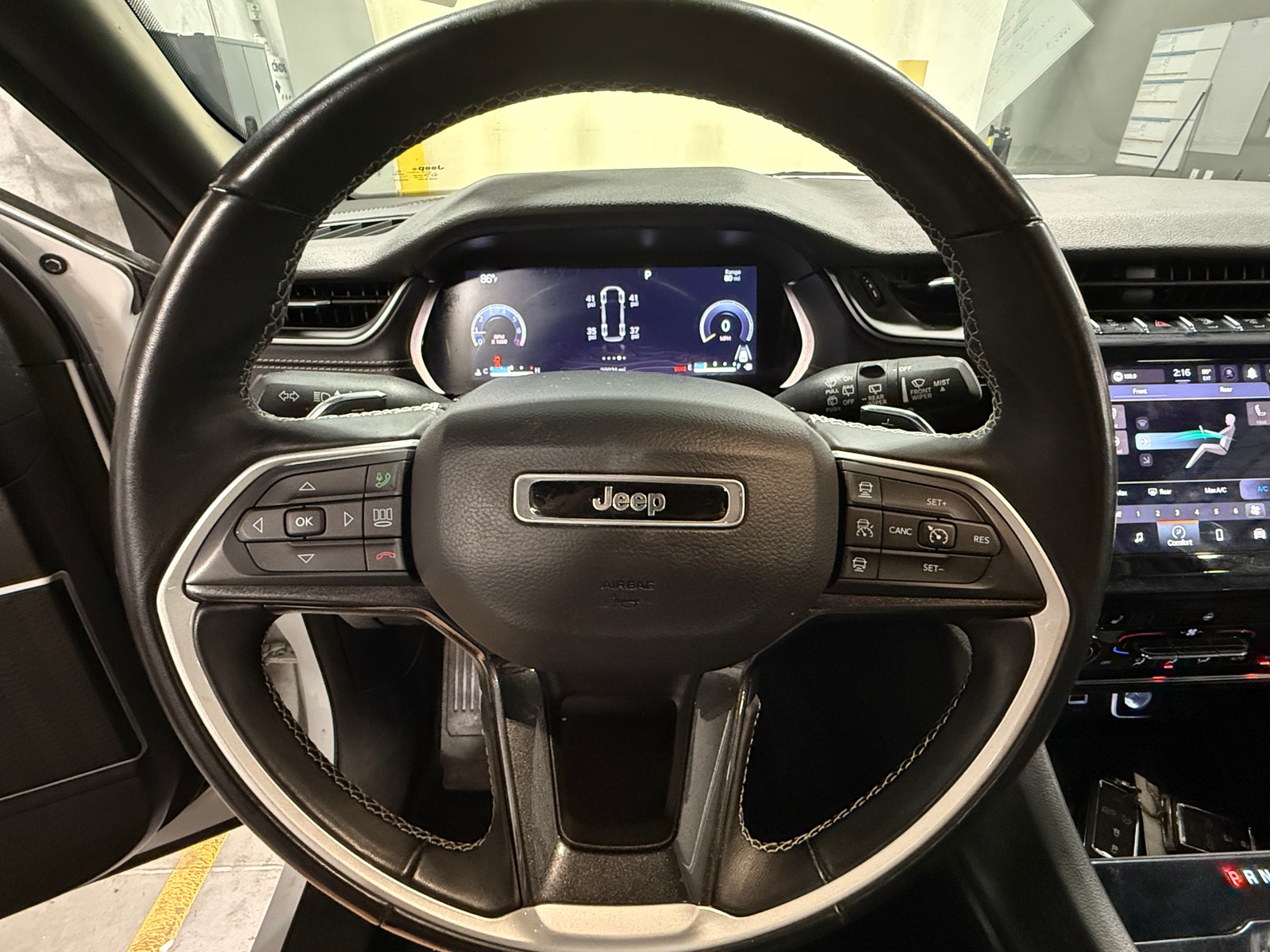 Thumbnail: 2022 Jeep Grand Cherokee L - 4