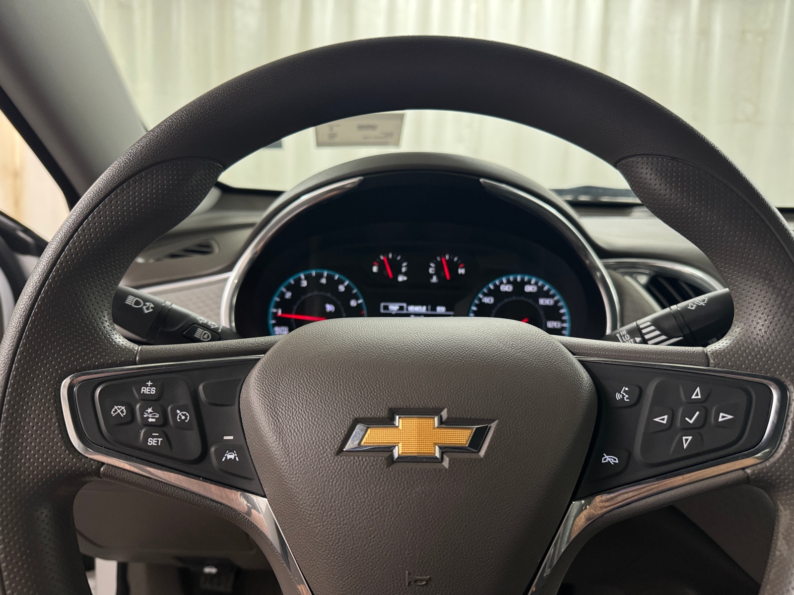 Thumbnail: 2020 Chevrolet Malibu - 5