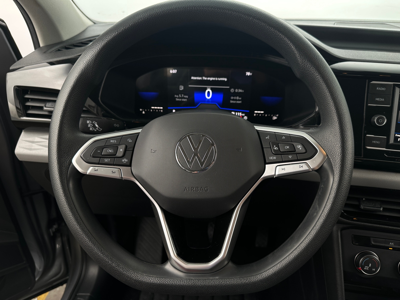 Thumbnail: 2022 Volkswagen Taos - 5