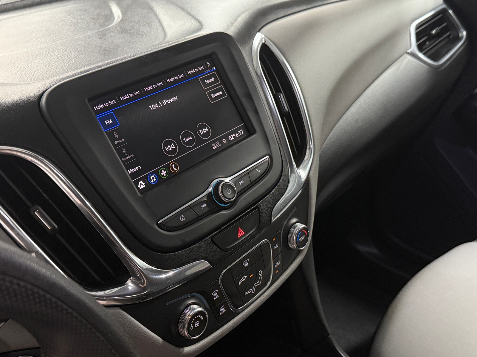 Thumbnail: 2021 Chevrolet Equinox - 4
