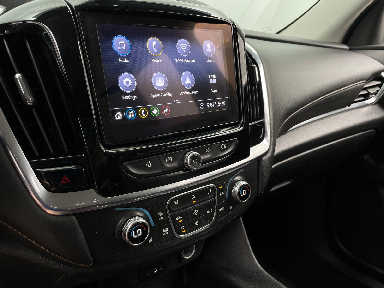 Thumbnail: 2020 Chevrolet Traverse - 3