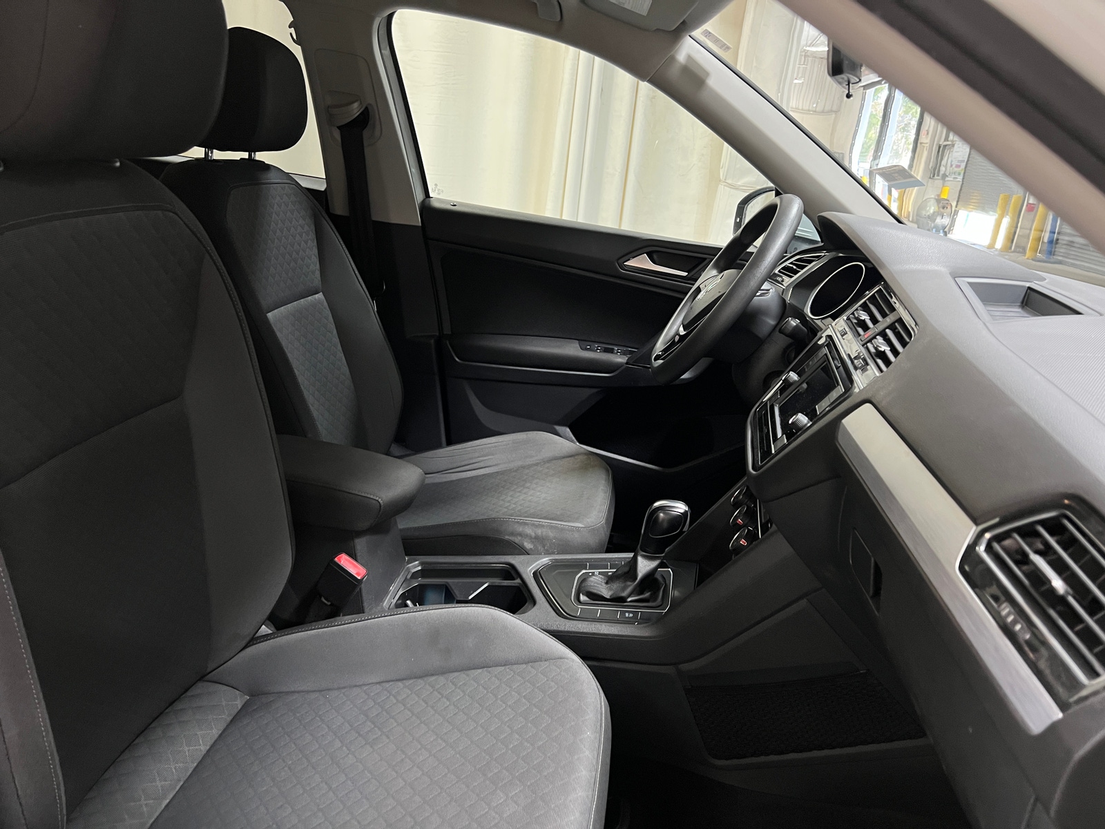 Thumbnail: 2019 Volkswagen Tiguan - 2