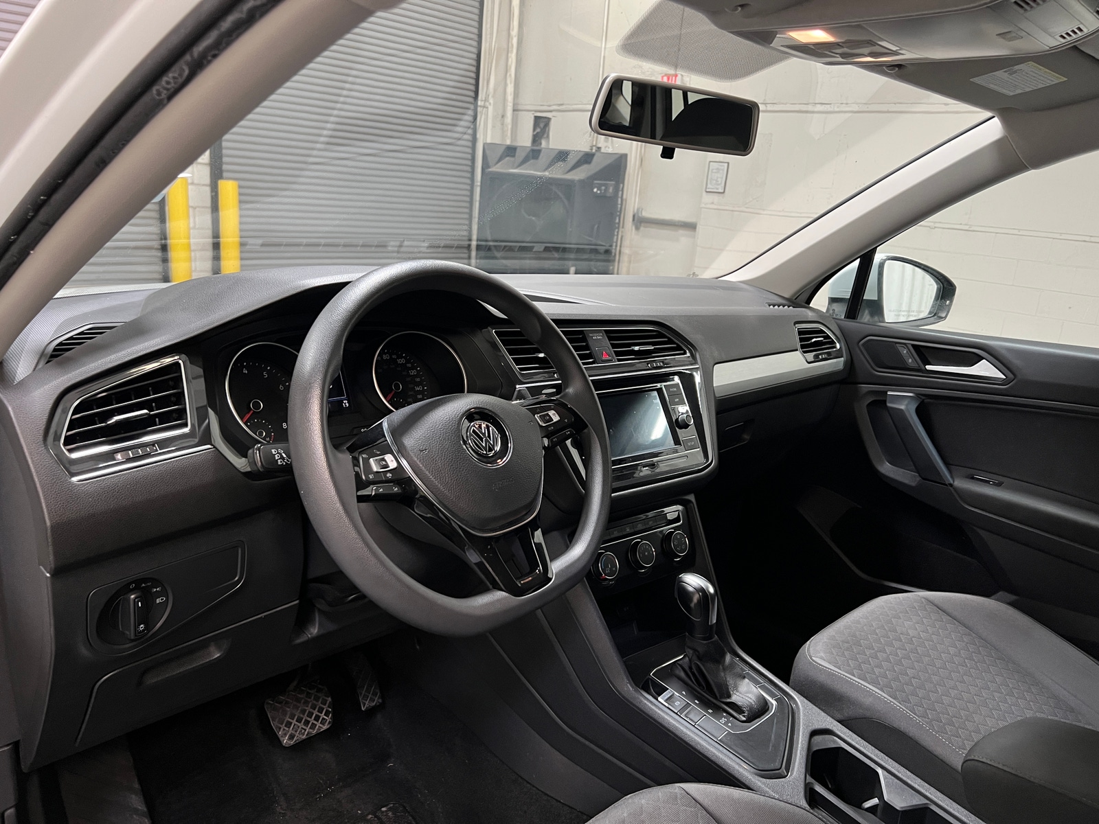 Thumbnail: 2019 Volkswagen Tiguan - 3