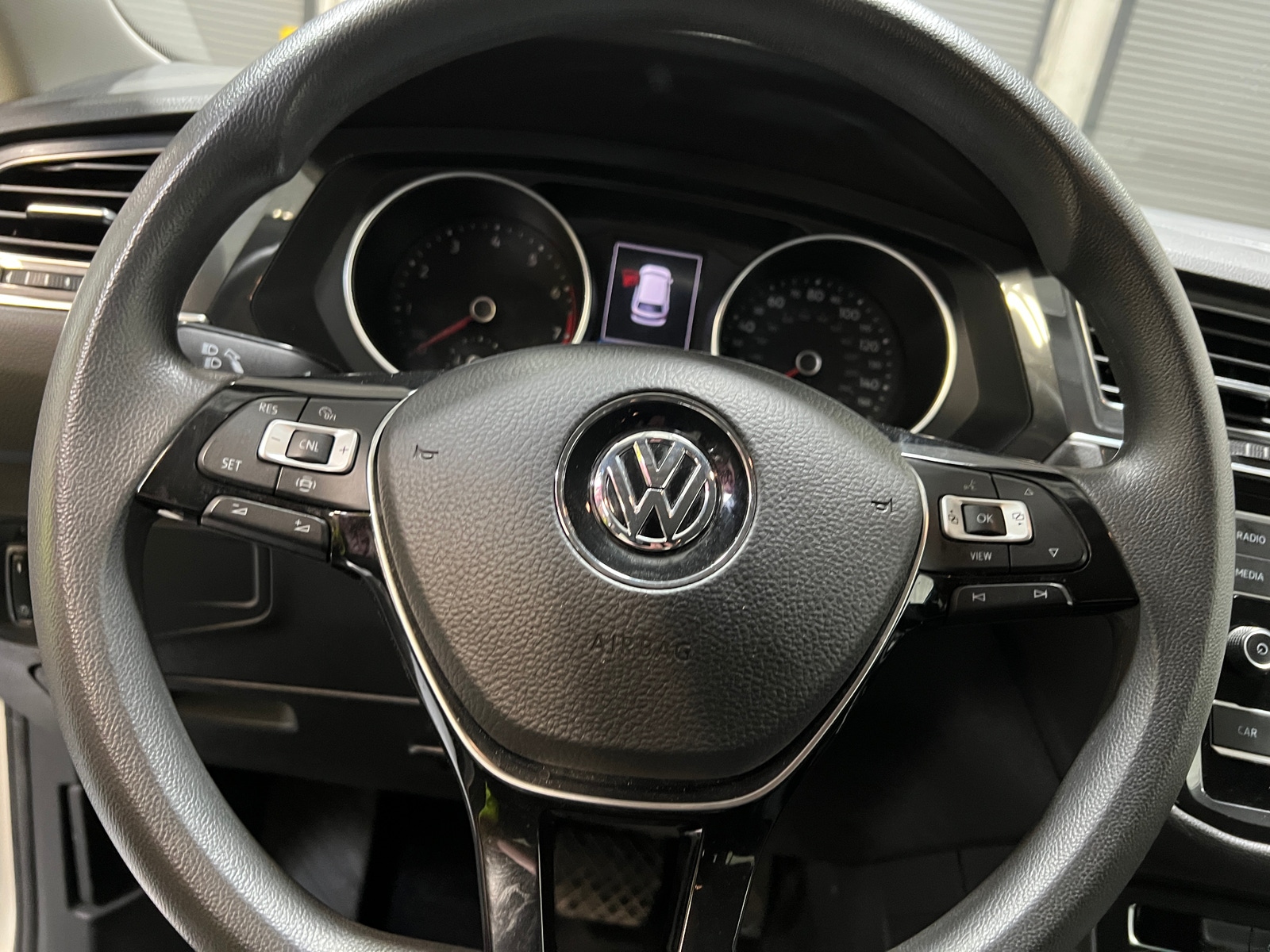 Thumbnail: 2019 Volkswagen Tiguan - 5