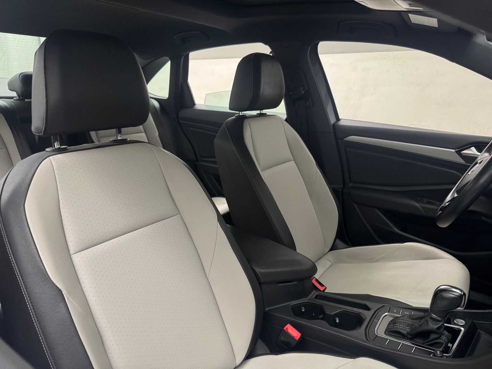 Thumbnail: 2019 Volkswagen Jetta - 2