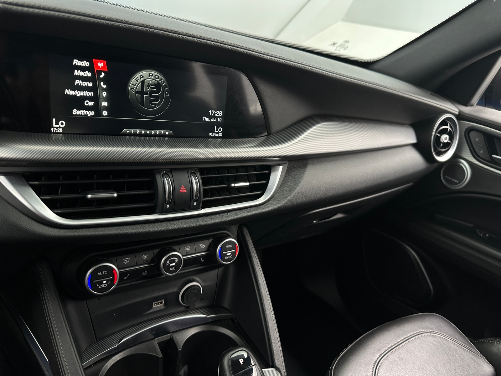 Thumbnail: 2019 Alfa Romeo Stelvio - 3