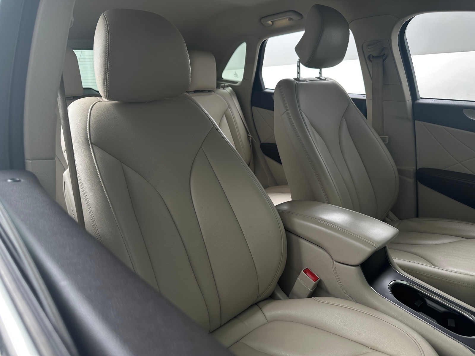 Thumbnail: 2019 Lincoln MKC - 2