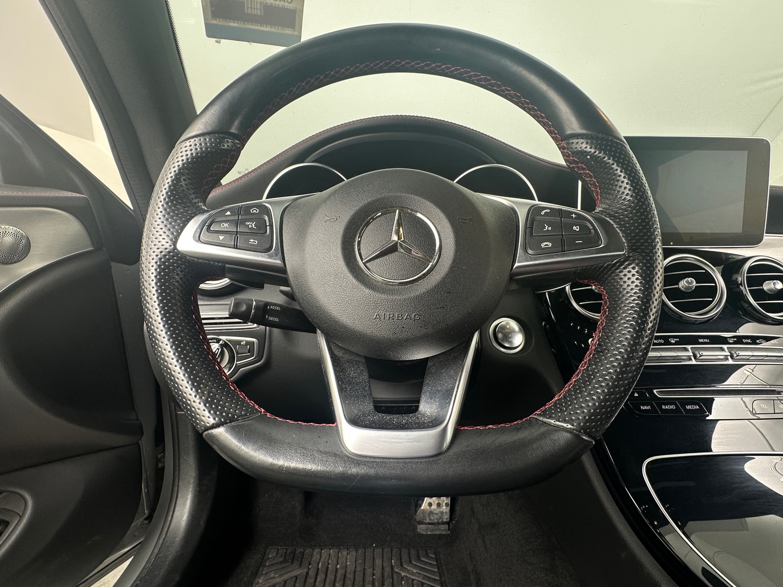 Thumbnail: 2017 Mercedes-Benz C-Class - 3