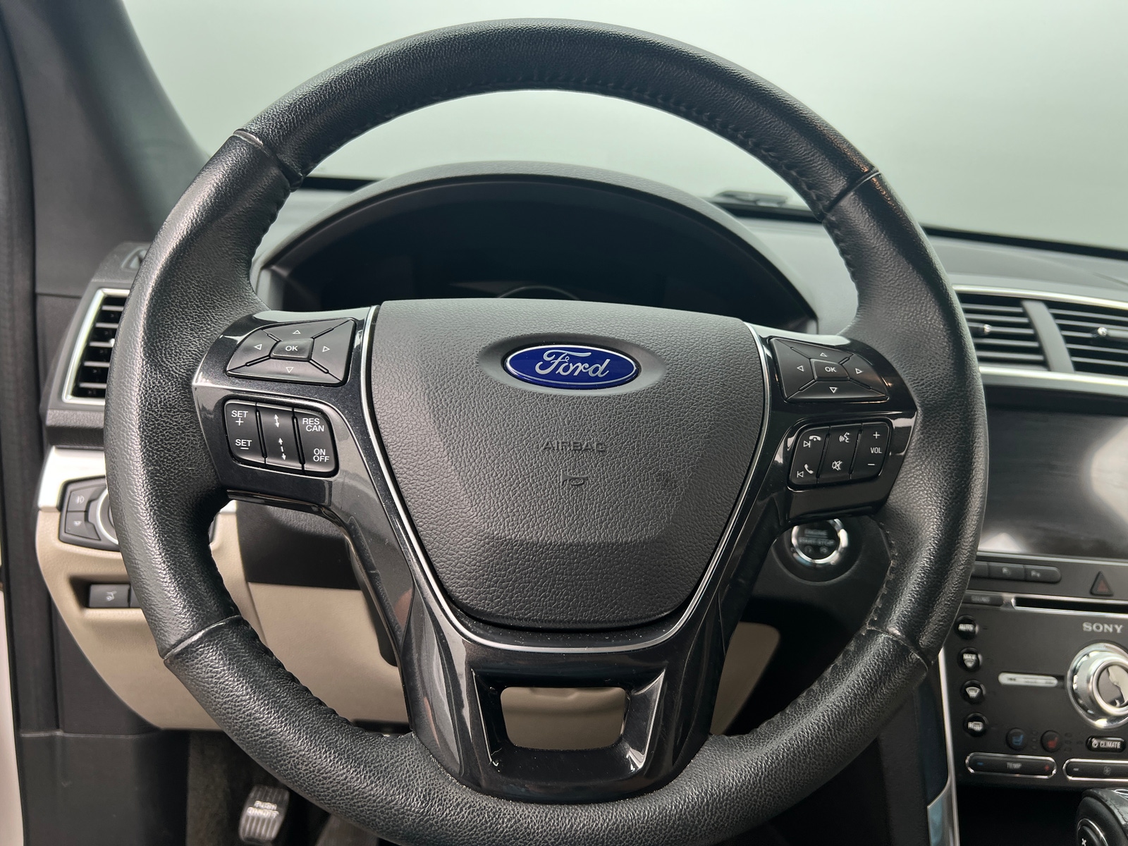 Thumbnail: 2018 Ford Explorer - 4