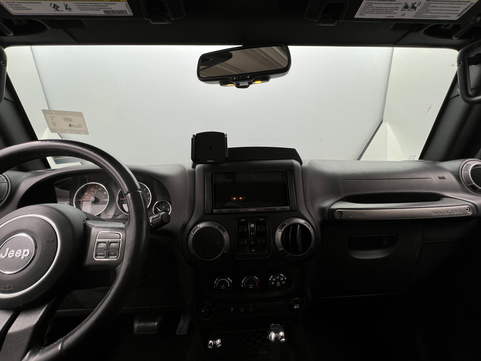 Thumbnail: 2017 Jeep Wrangler - 3