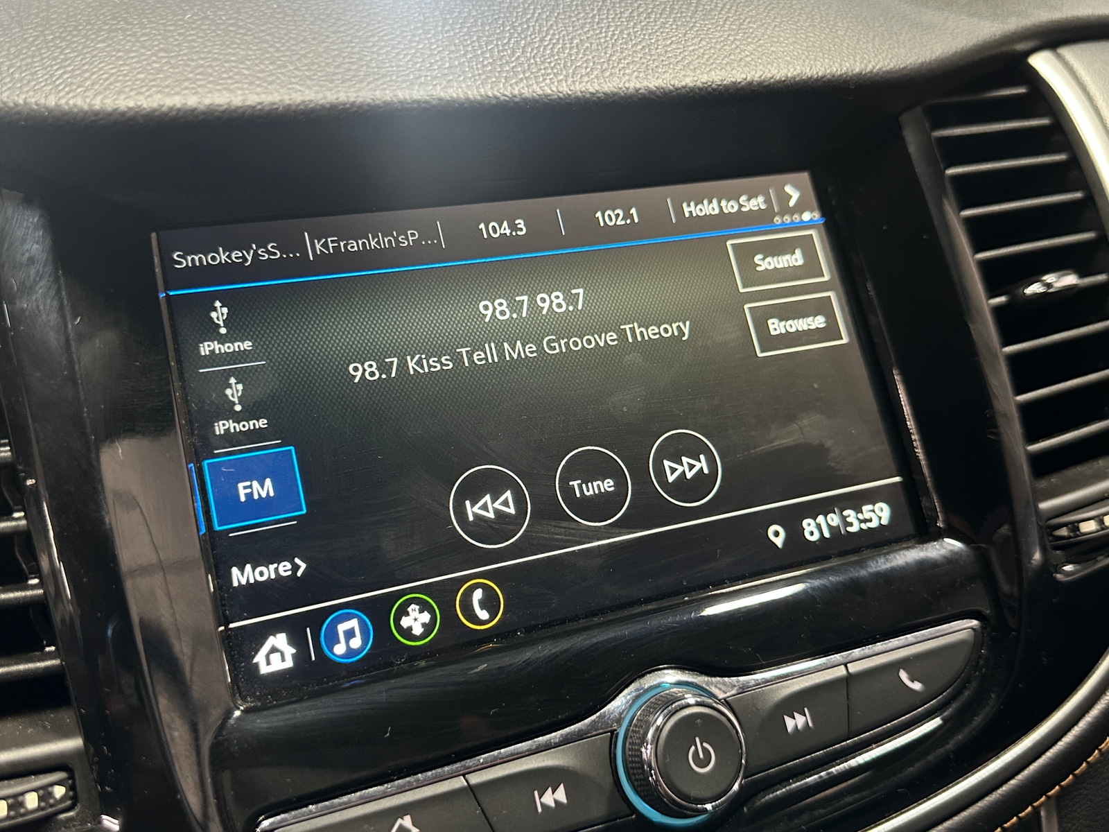 Thumbnail: 2019 Chevrolet Trax - 4