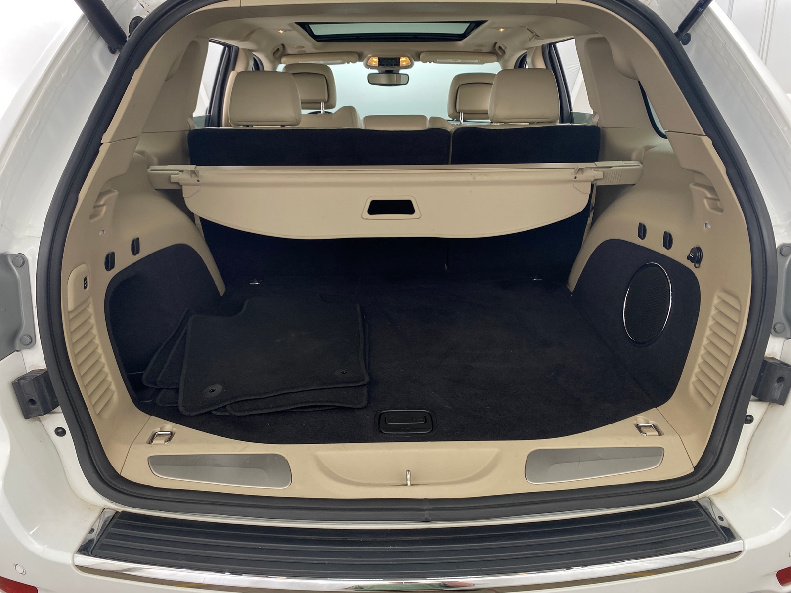 Thumbnail: 2019 Jeep Grand Cherokee - 6