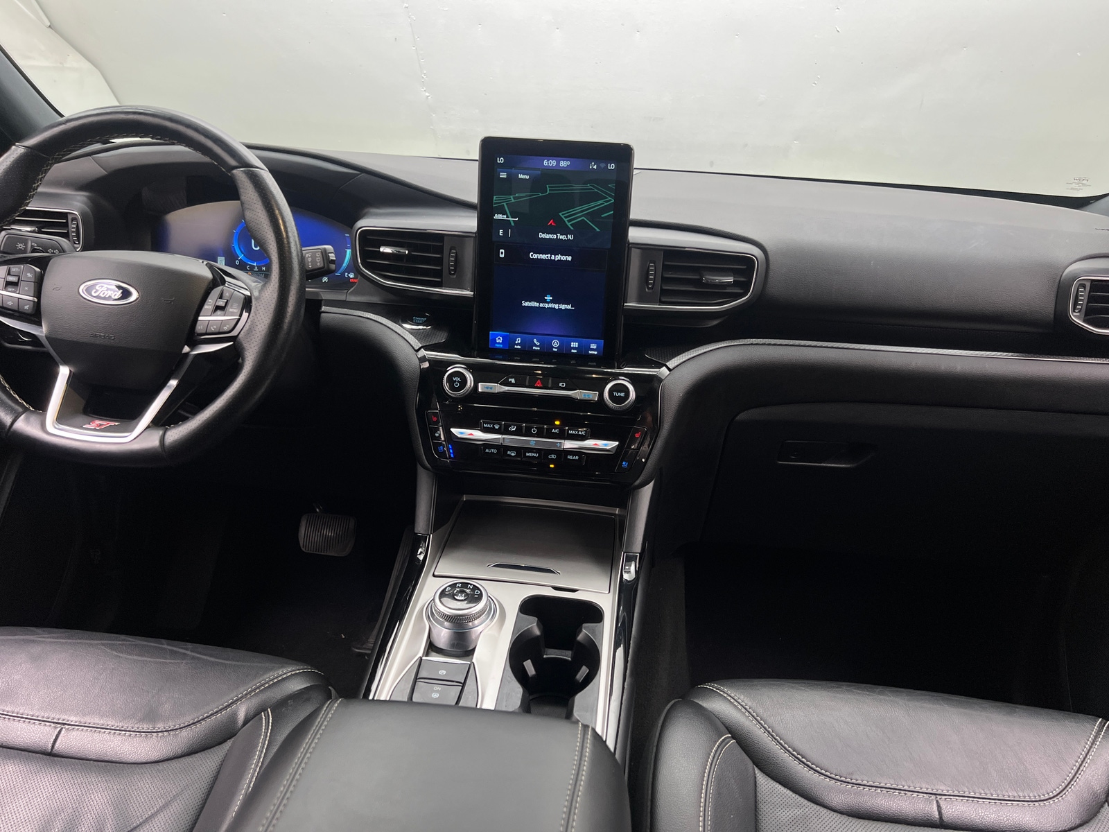 Thumbnail: 2022 Ford Explorer - 2