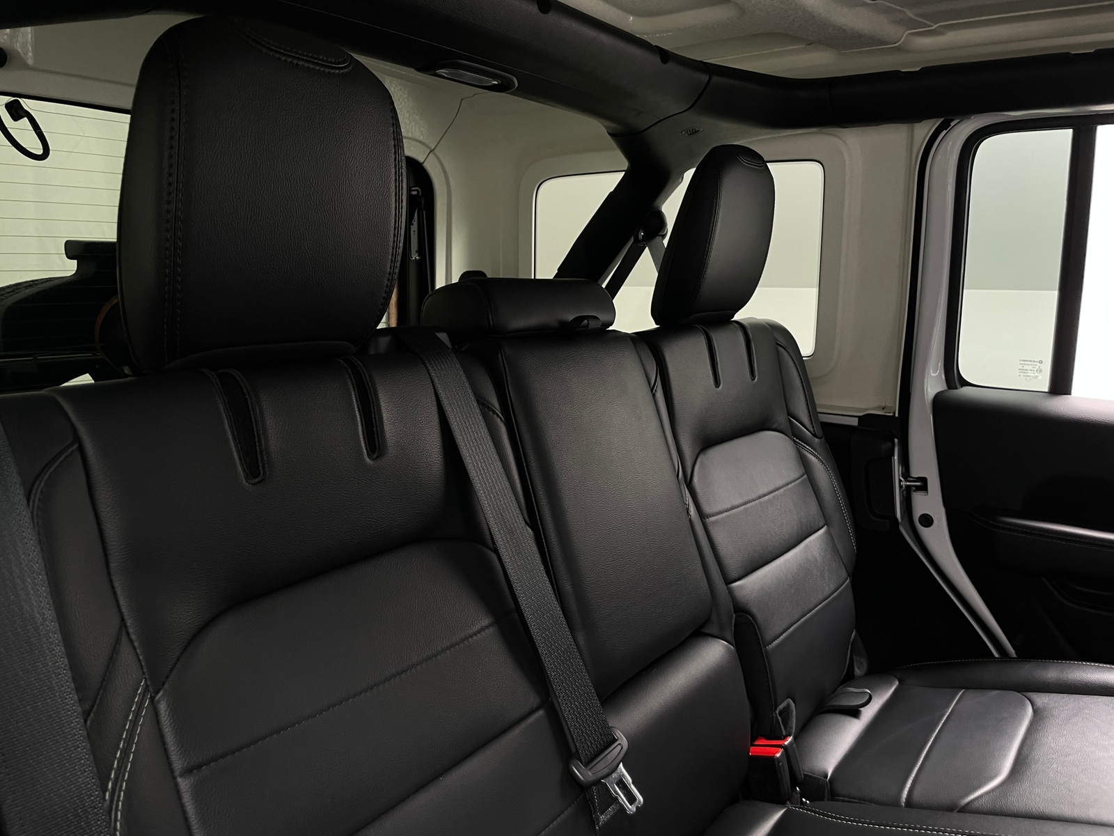 Thumbnail: 2022 Jeep Wrangler - 6