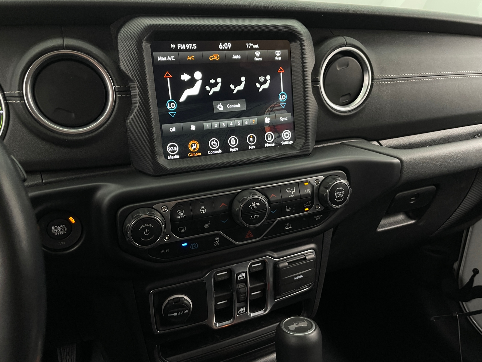 Thumbnail: 2022 Jeep Wrangler - 4