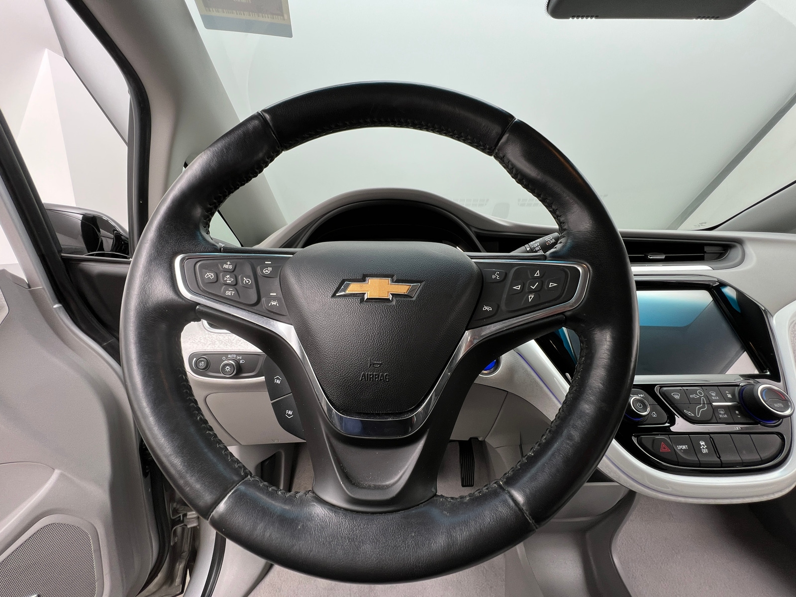Thumbnail: 2020 Chevrolet Bolt EV - 4