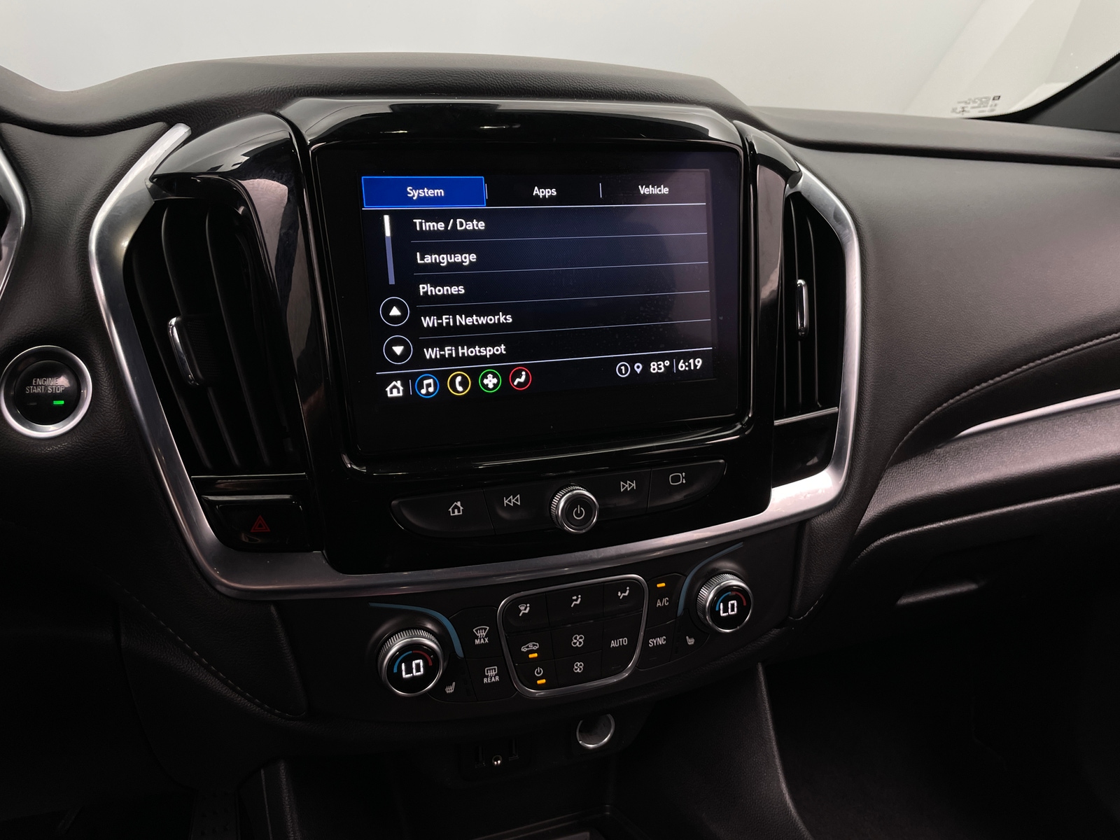 Thumbnail: 2022 Chevrolet Traverse - 4
